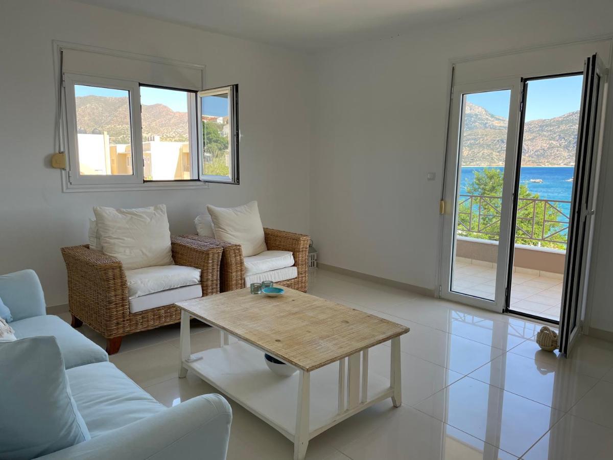 Locals Apartment Karpathos Exteriör bild